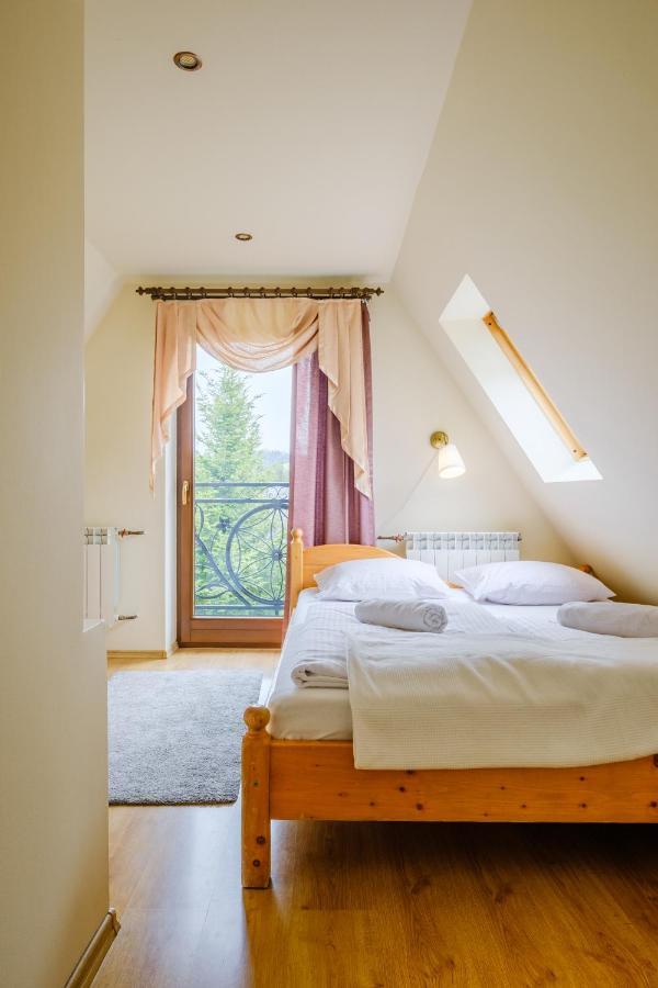 Knieja Bed & Breakfast *